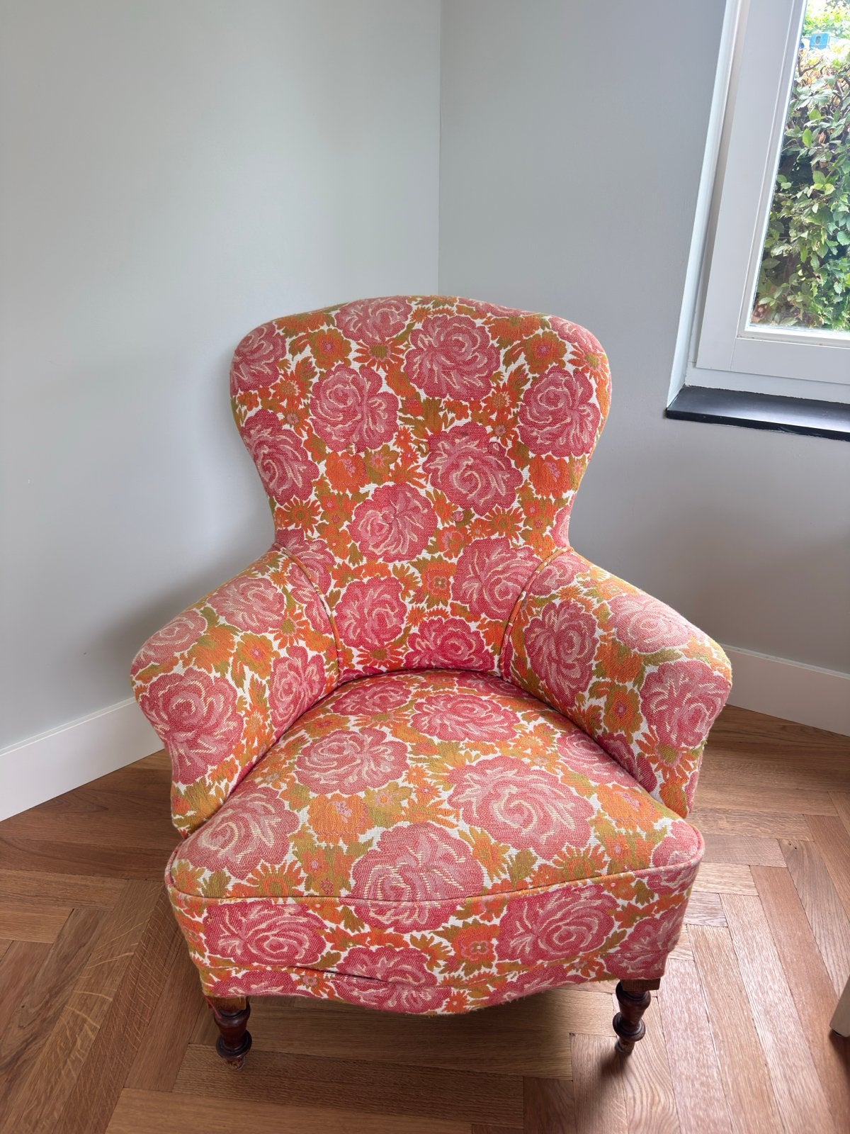 Antieke breistoel met bloemenprint en goede vering, Ophalen