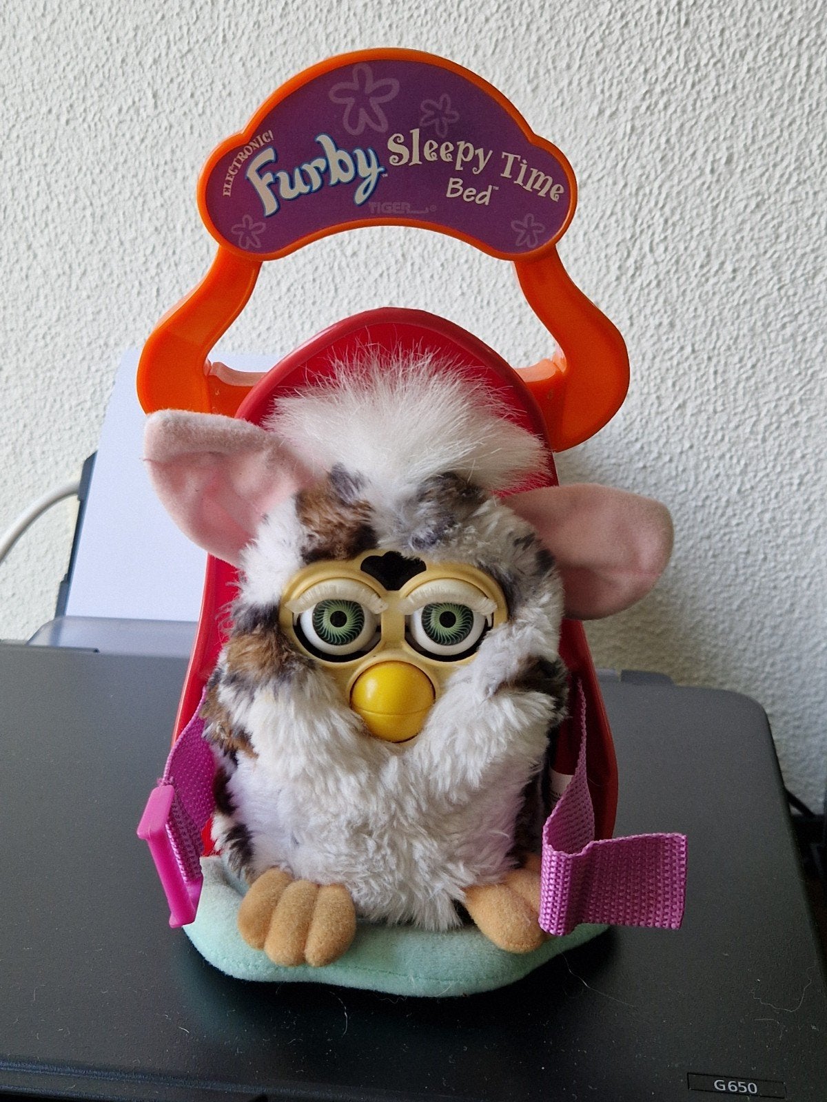Furby 1998 met Sleepy Time Bed - Vintage Speelgoed, Ophalen of Verzenden, Gebruikt, Jongen of Meisje