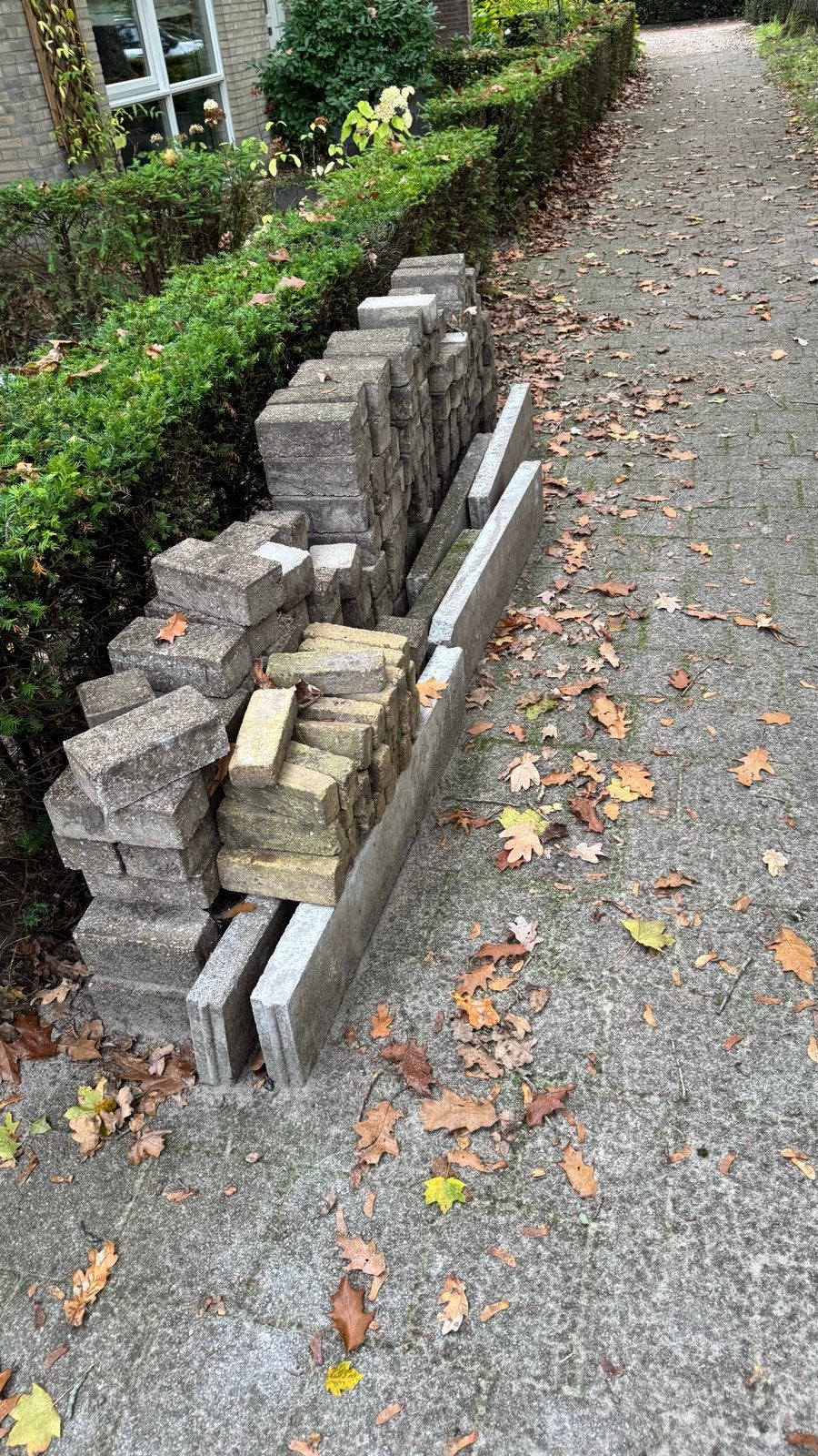 Gebruikte betonnen klinkers, Tuin en Terras, Ophalen, Gebruikt, Klinkers, 10 m² of meer