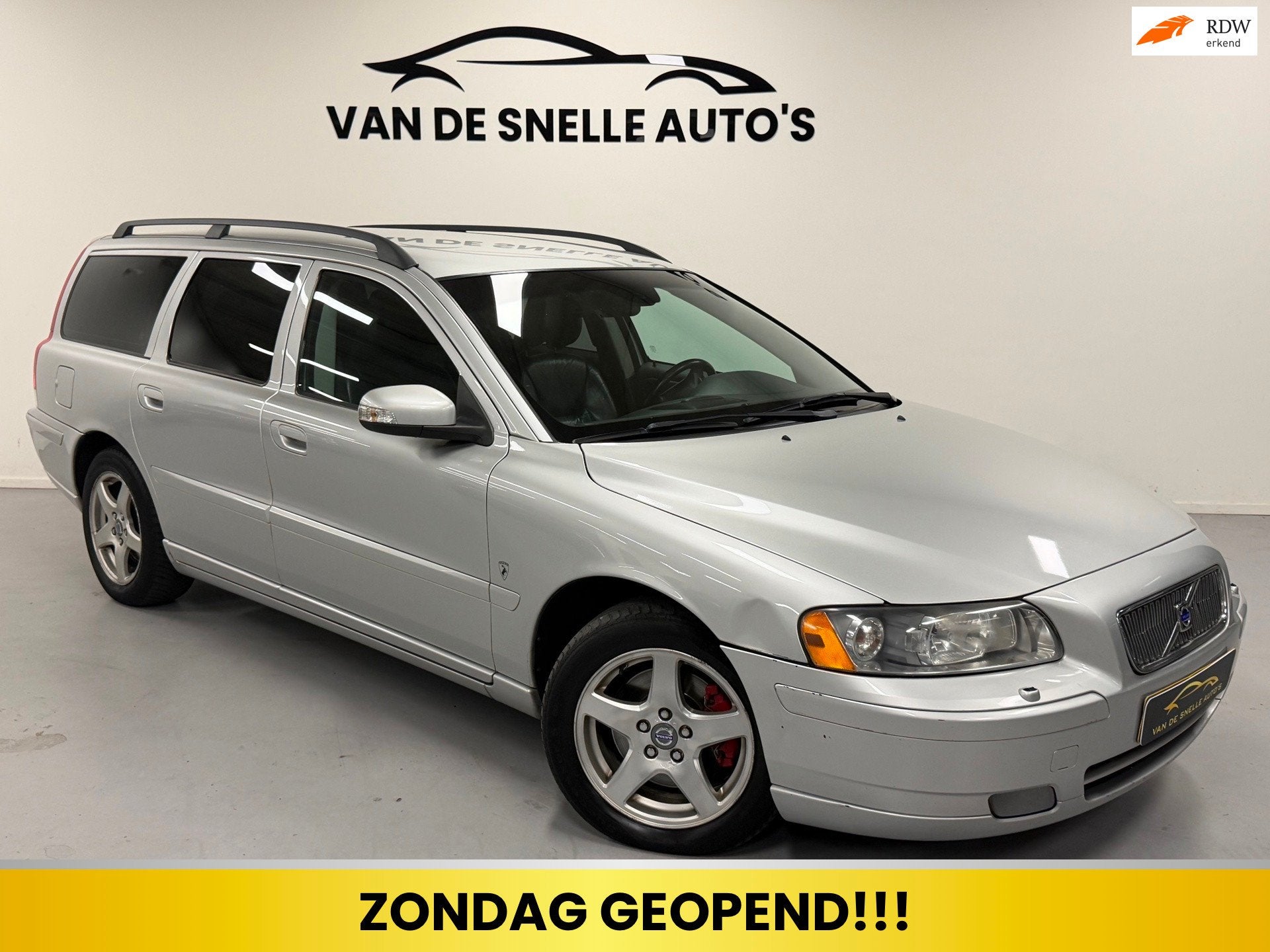 Volvo V70 2.4D Edition PDC/NAVI/CRUISE/LEER, Auto's, Volvo, 15 km/l, Automatische klimaatregeling, Leder en Stof, V70