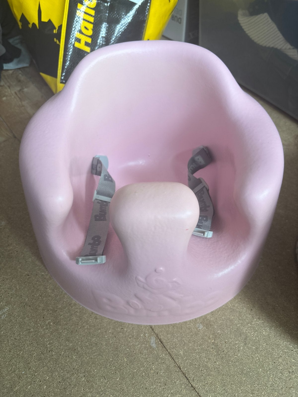 Roze Bumbo babystoeltje met gordels, Kinderen en Baby's, Kinderstoelen, Ophalen of Verzenden, Gebruikt, Overige typen, Gordel(s)