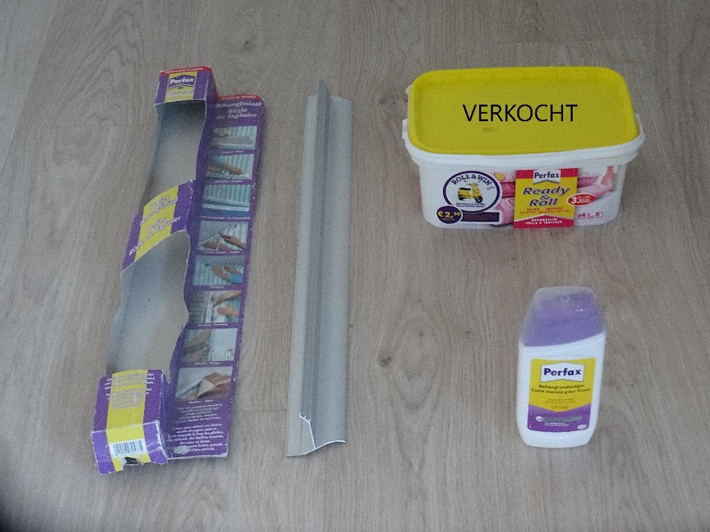 Perfax behangrandenlijm en Perfax behangliniaal, Ophalen