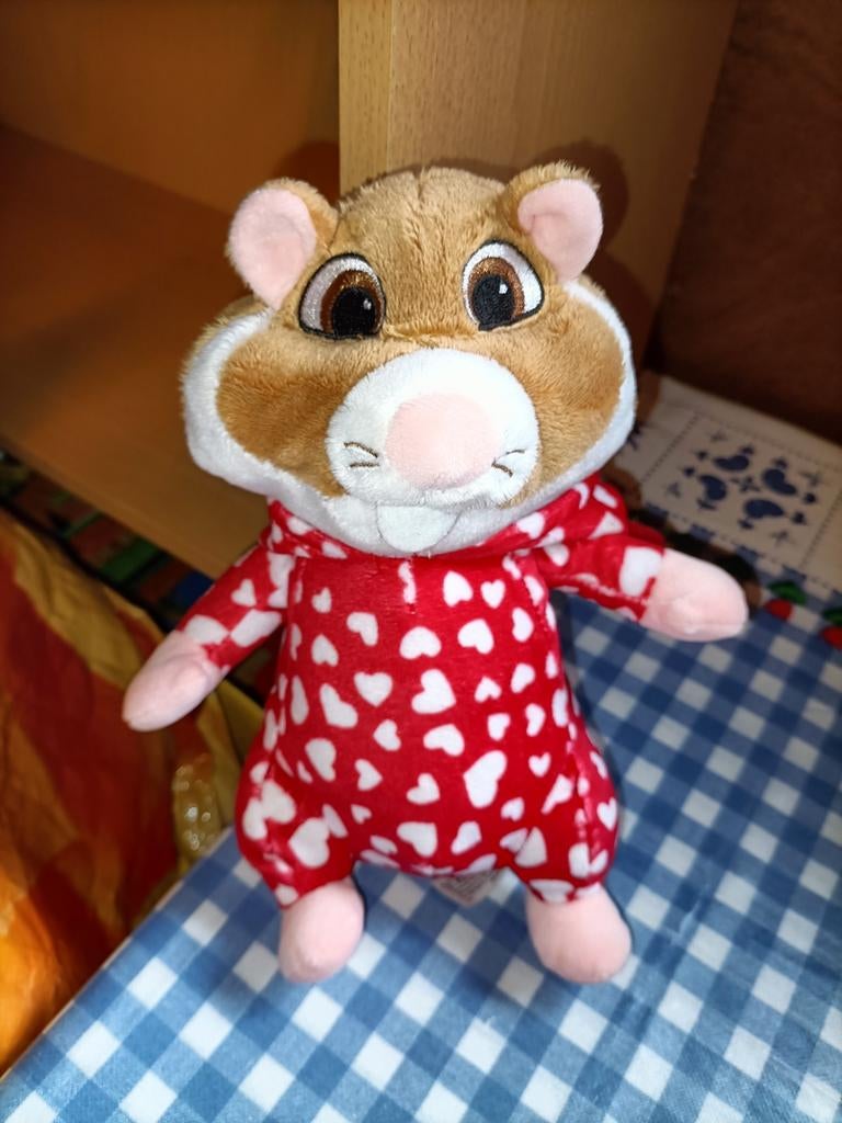 AH hamster Valentijn knuffel met hartjes onesie 22 cm groot, Ophalen of Verzenden, Zo goed als nieuw, Overige typen