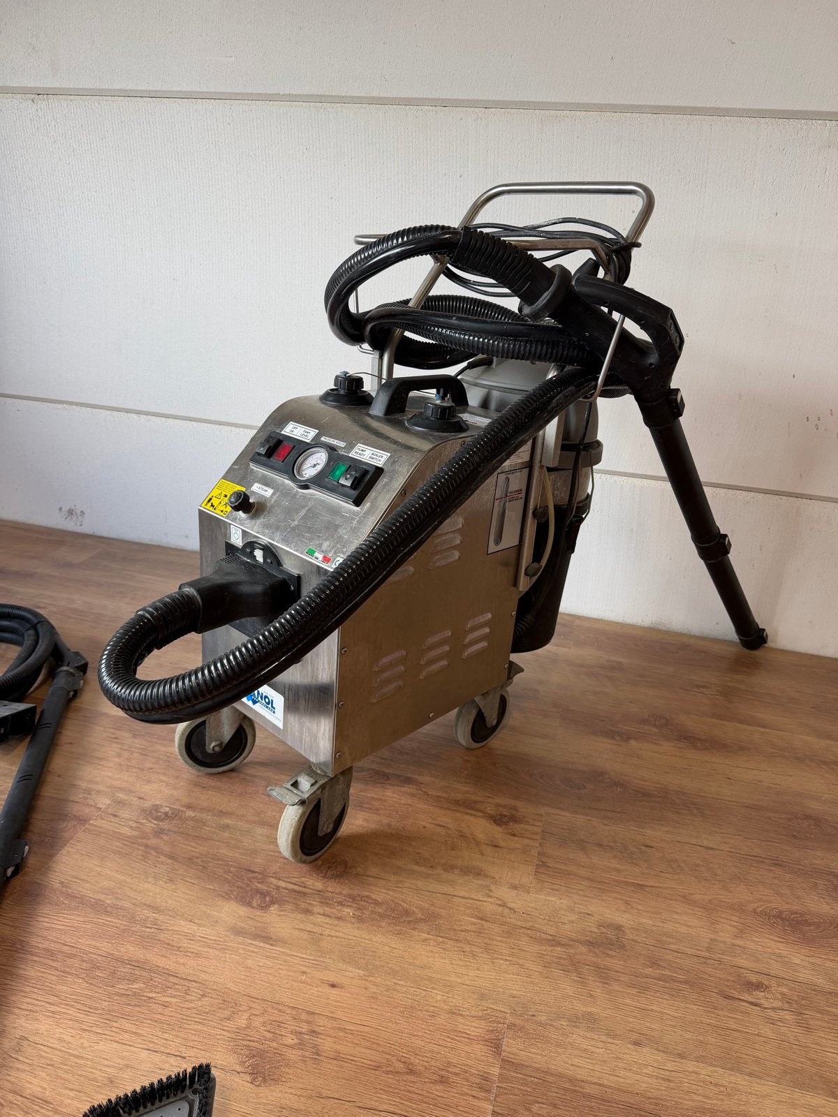 Professionele stoomreiniger met accessoires, Gebruikt, Ophalen of Verzenden, Stoomreiniger, 2000 watt of meer