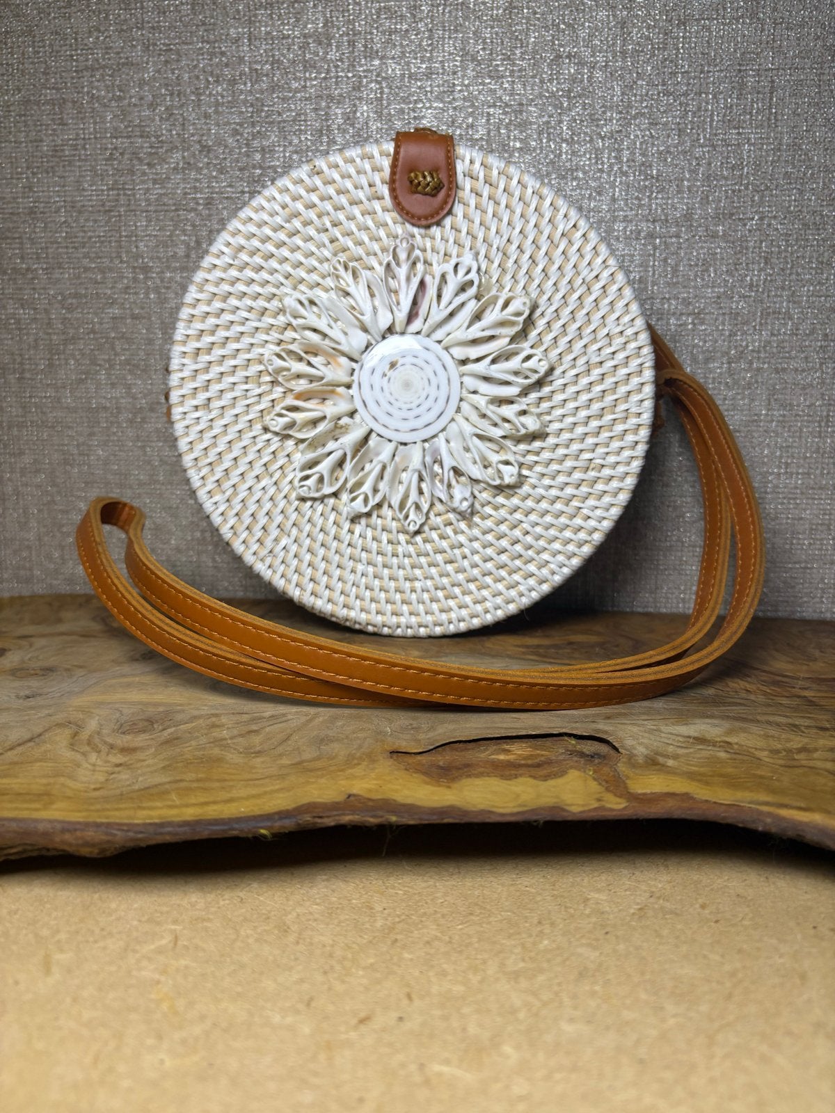 Rotan Handtas/Crossbody Tas met Schelpen Bloem - Ibiza Stijl, Ophalen of Verzenden, Nieuw, Wit, Handtas