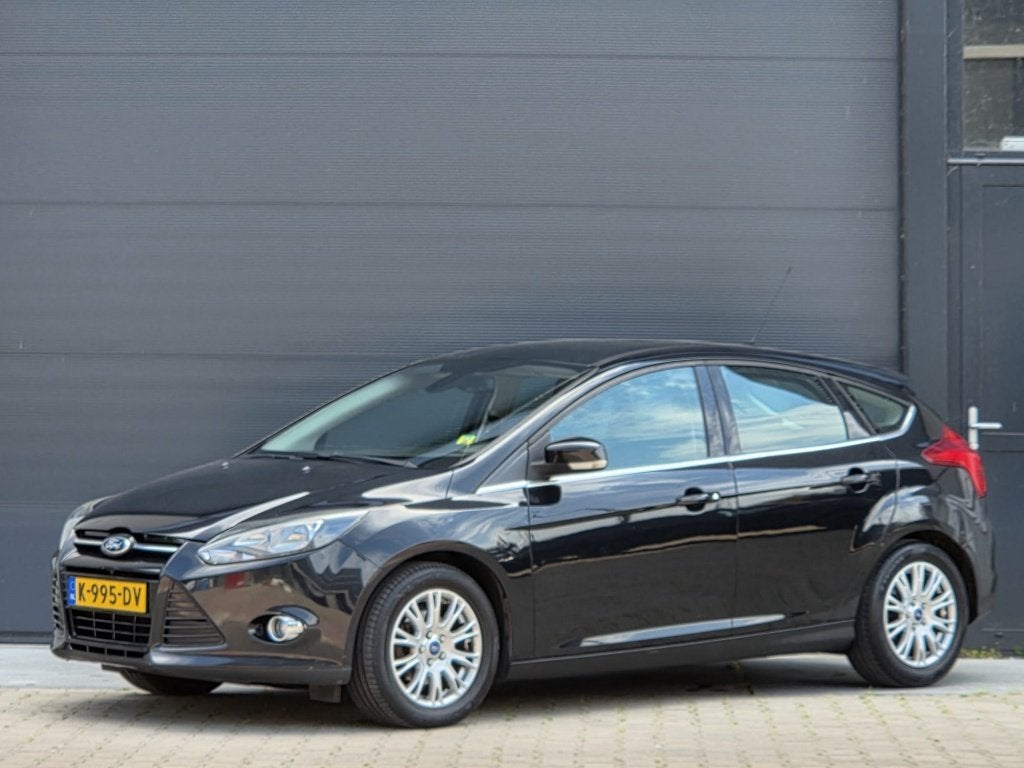 Ford Focus 1.6 TI-VCT Titanium bomvol optie's apk 03'2027!, Gebruikt, 4 cilinders, 635 kg, Zwart