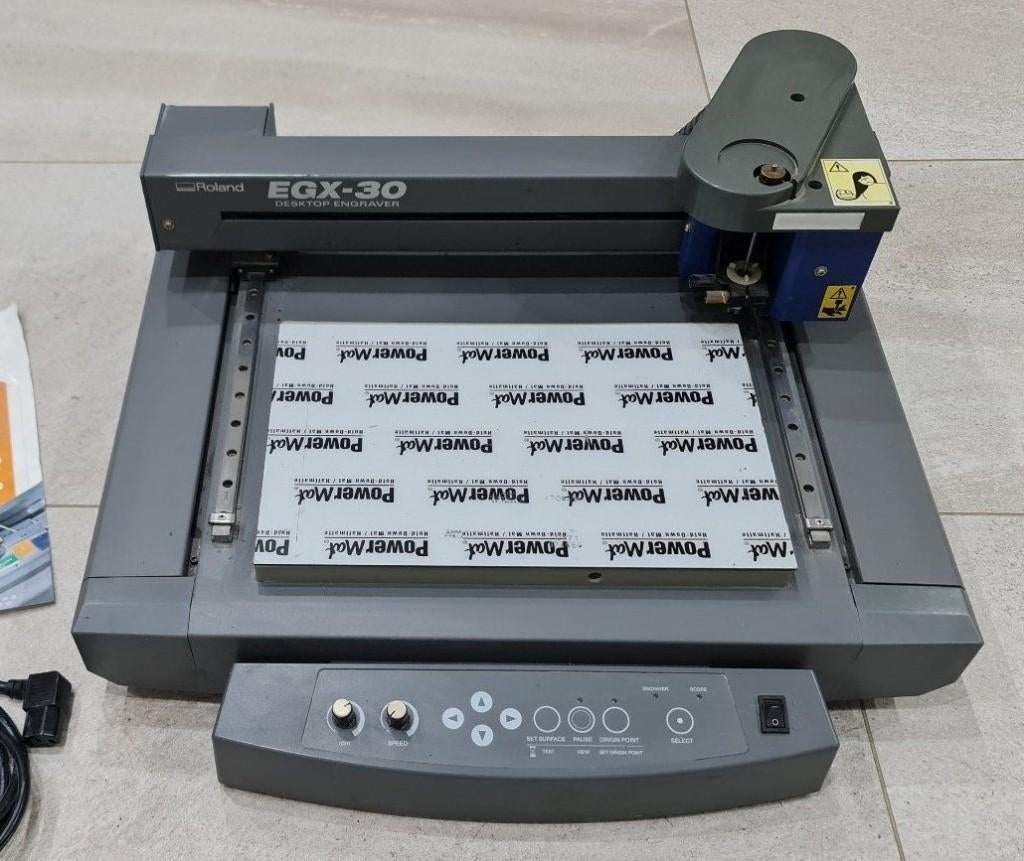 Roland DG: Modela EGX-30 graveermachine (CNC Frees CAM), Doe-het-zelf en Verbouw, Gereedschap | Freesmachines, Roland DG, Gebruikt