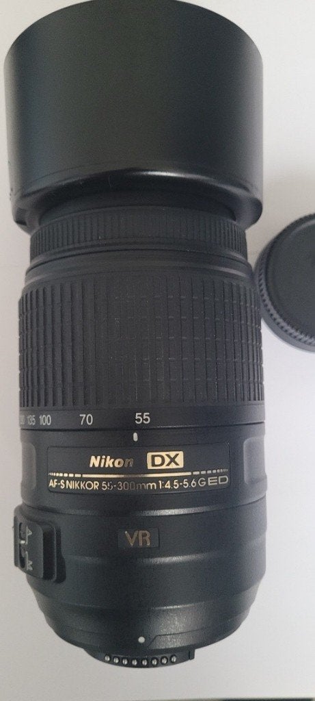 Nikon AF-S 55- 300 1:4.5-5.6 g ED incl zonnekap + lensdoppen, Ophalen of Verzenden, Gebruikt, Telelens