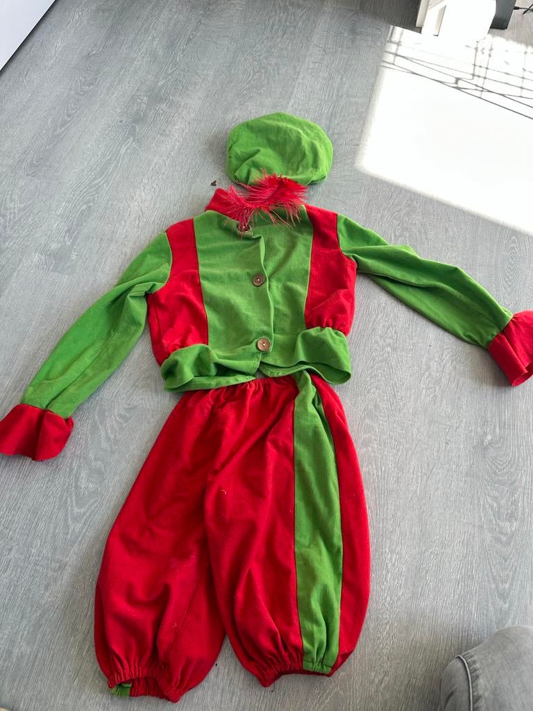 Pietenpak rood/groen, maat 6-8 jaar (valt klein), Ophalen of Verzenden, Gebruikt, 122 t/m 128, Jongen of Meisje