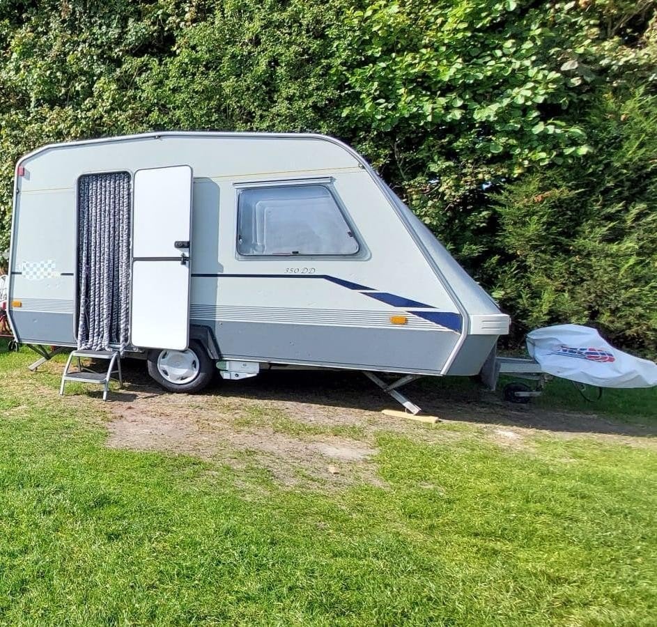 Beyerland 350 DD
 Vakantieklaar, Caravans en Kamperen, Caravans, Particulier, tot en met 3, 500 - 750 kg, Treinzit, Beyerland