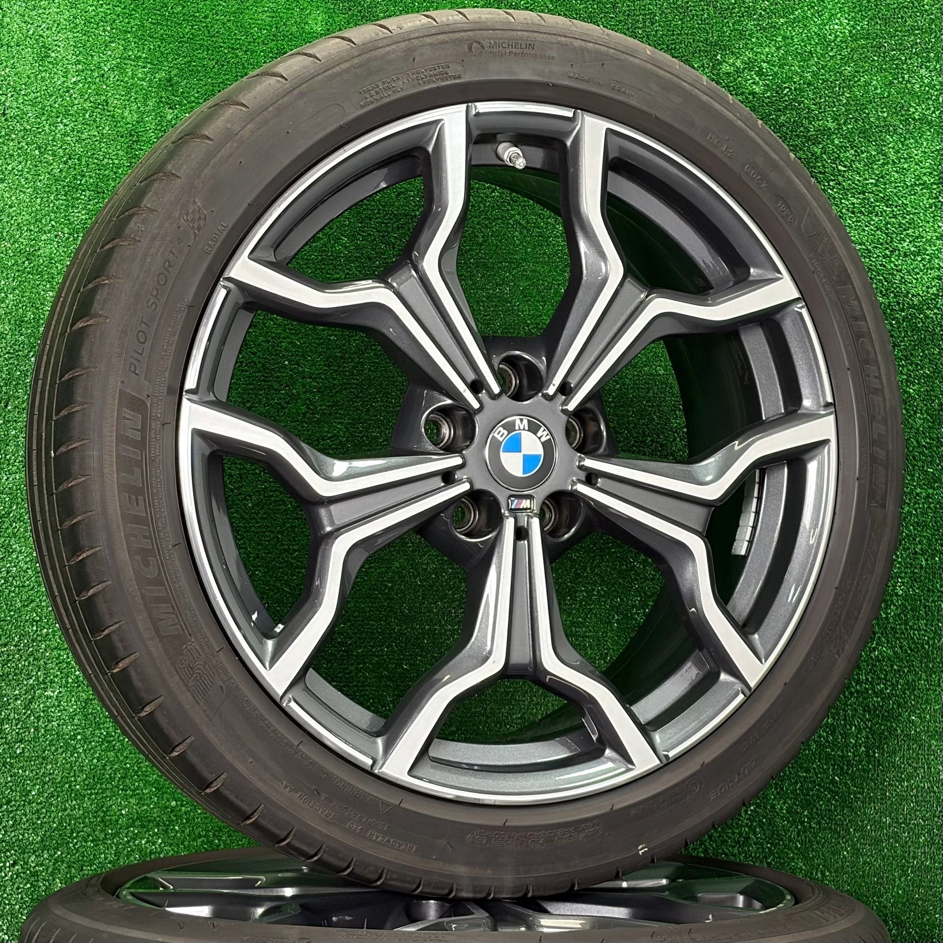 Originele 19 inch BMW 722M velgen met banden X1 X2 f48 f39, 19 inch, Gebruikt, -, -