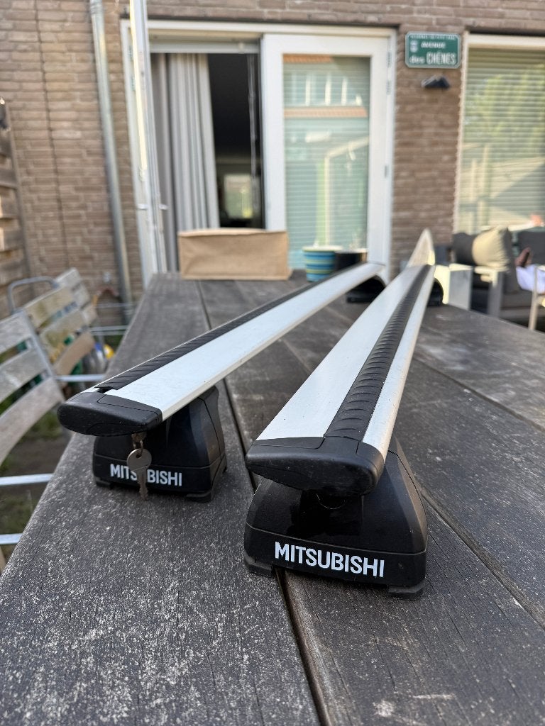 Wingbar dakdragers voor Mitsubishi Outlander, Auto diversen, Dakdragers, Ophalen, Gebruikt