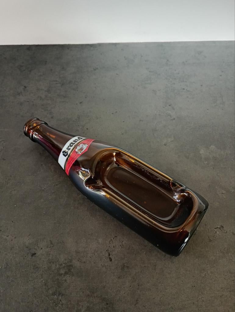 Brand bierflesje asbak in de vorm van bierfles, Verzamelen, Biermerken, Ophalen, Zo goed als nieuw, Glas of Glazen, Brand