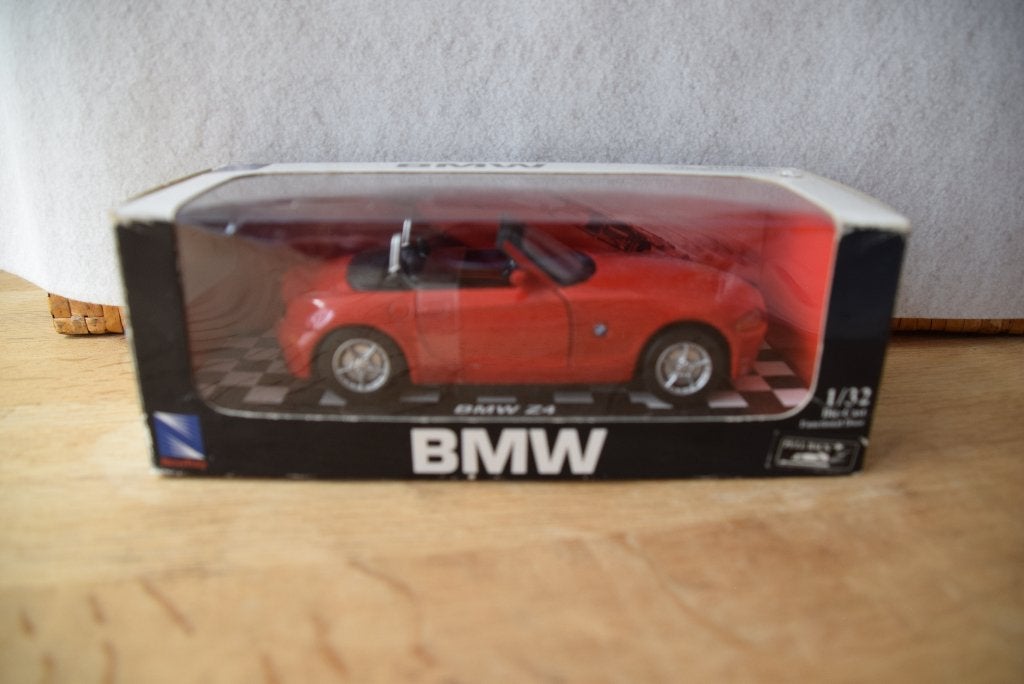 modelauto 1:32, Ophalen of Verzenden, Zo goed als nieuw, Auto, Overige merken