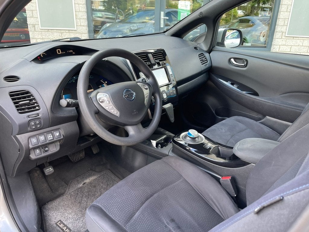 Nissan Leaf Base 24 kWh Camera Weinig Km NAP (bj 2013), Automaat, 0 cilinders, Gebruikt, Origineel Nederlands
