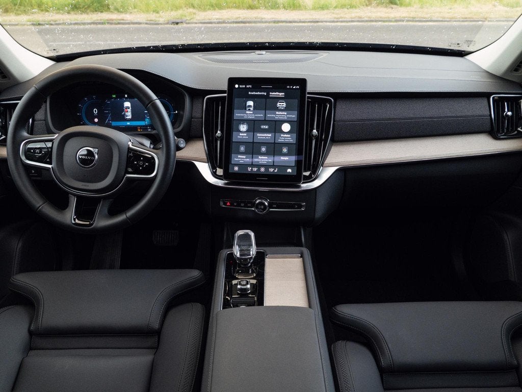 Volvo XC90 2.0 T8 Plug-in hybrid AWD Plus Dark Pano|Luchtver, Auto's, Volvo, Gebruikt, Euro 6, 1969 cc, Plug-in hybride