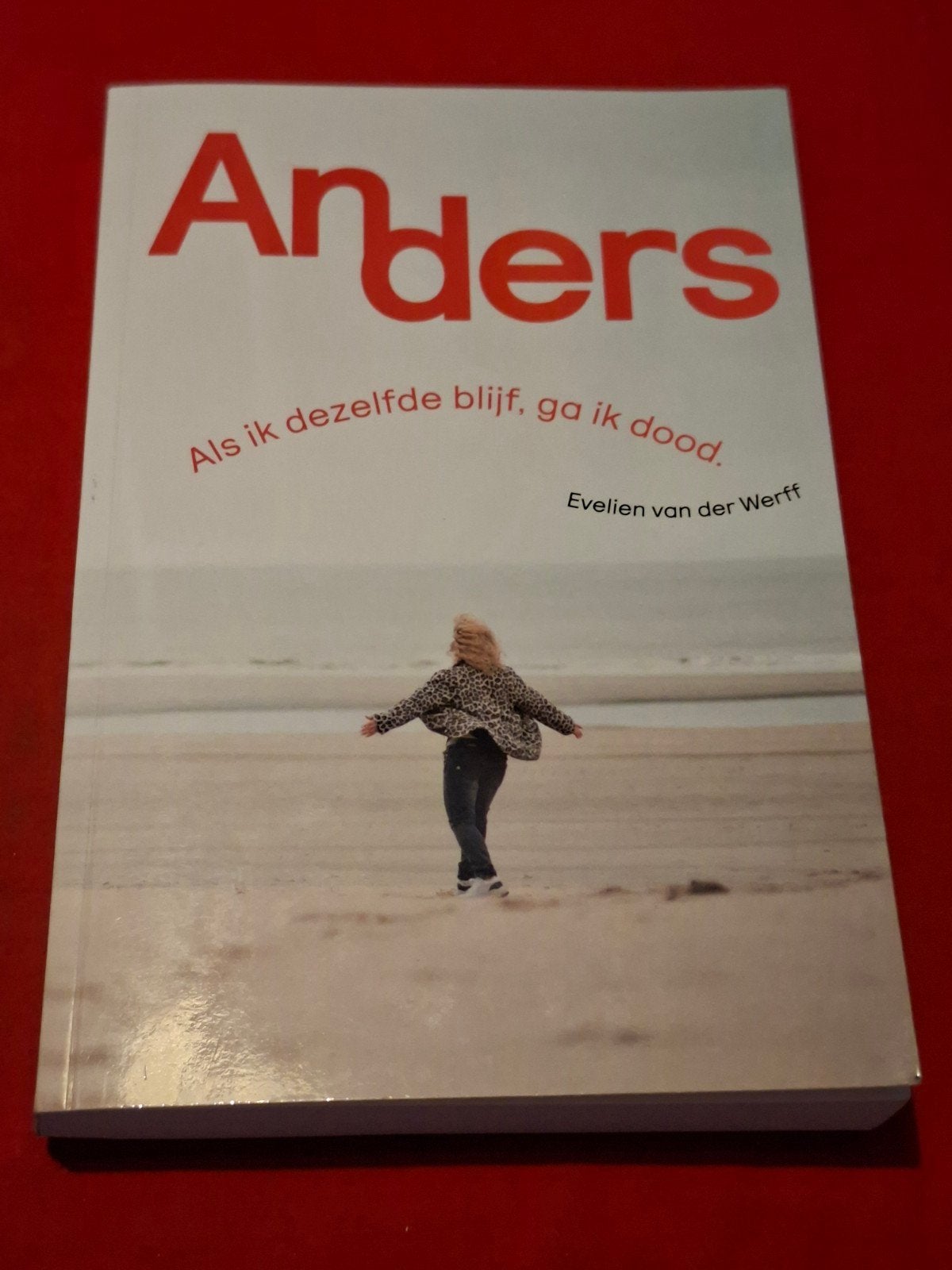 GESIGNEERD Anders.   Evelien van der Werff. 2026, Ophalen of Verzenden, Zo goed als nieuw