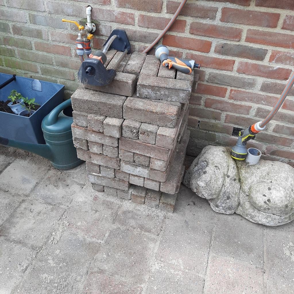 Gratis 90 straatstenen., Ophalen, Gebruikt, Minder dan 10 meter