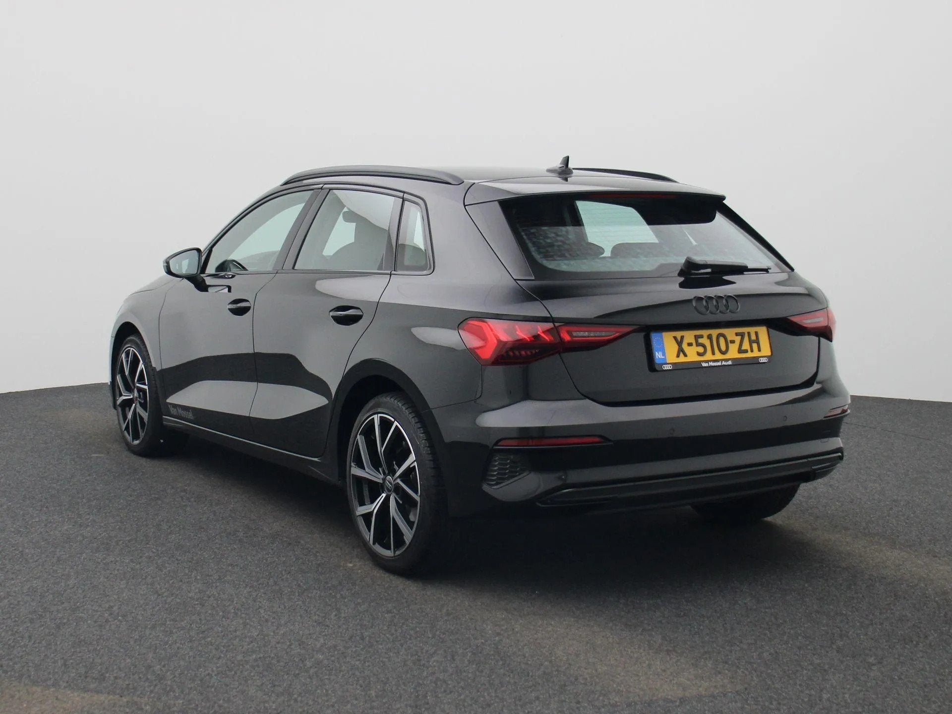 Audi A3 Sportback 30 TFSI S edition 110 PK (bj 2024), Automaat, Gebruikt, Zwart, Bedrijf