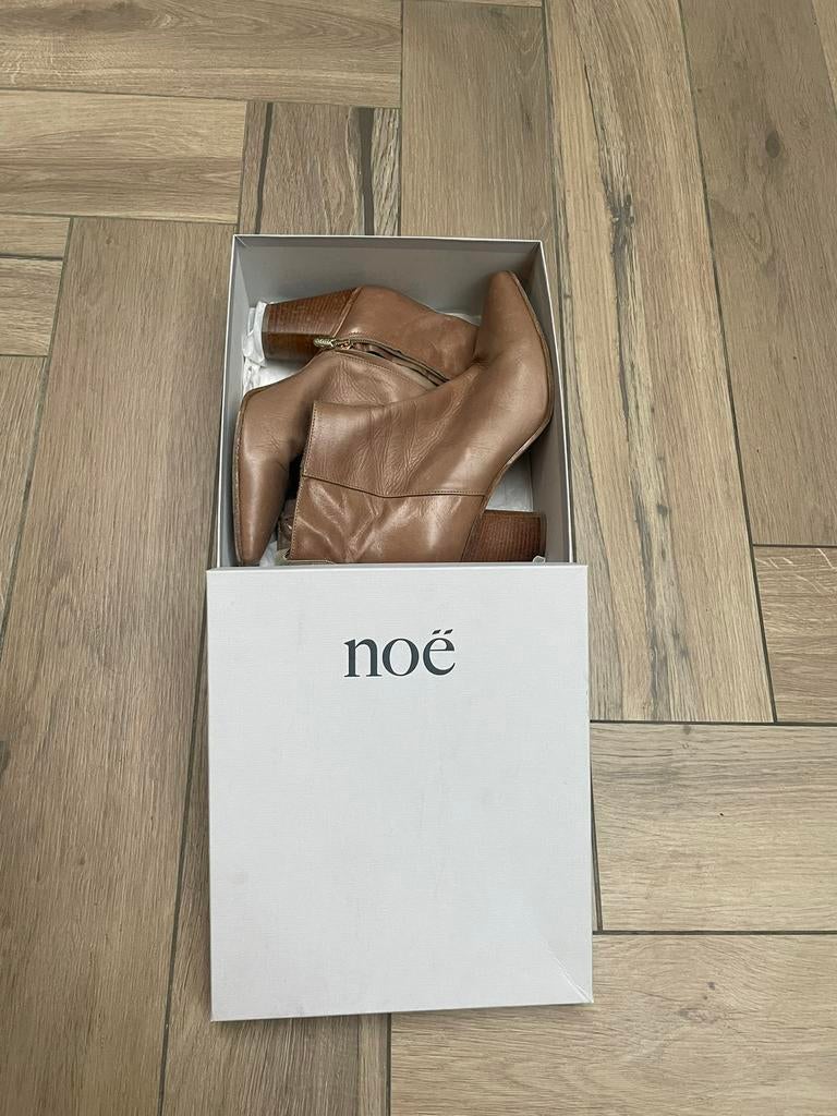 Noë korte dameslaarsjes maat 41, Bruin, Lage of Enkellaarzen, Ophalen of Verzenden, Zo goed als nieuw
