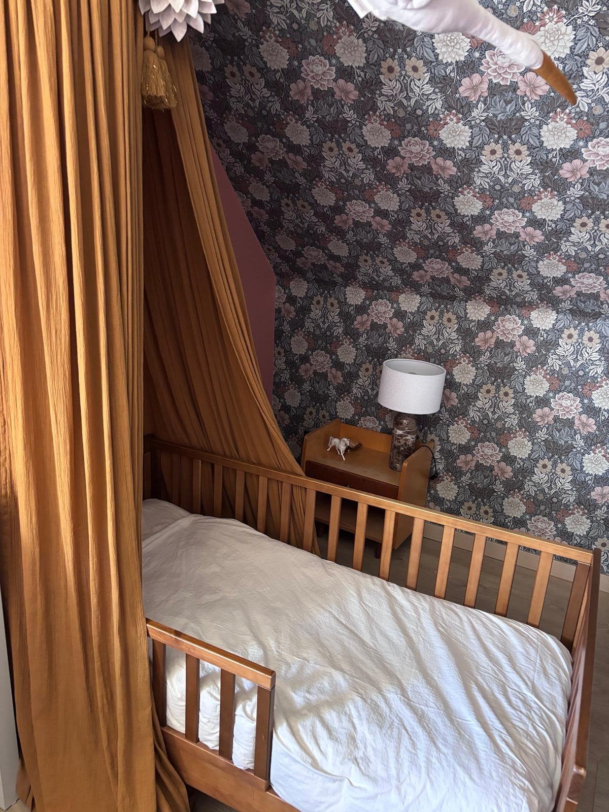 Peuterbedje Petit Amelie, Kinderen en Baby's, Kinderkamer | Bedden, Ophalen, 70 tot 85 cm, 140 tot 160 cm, Zo goed als nieuw