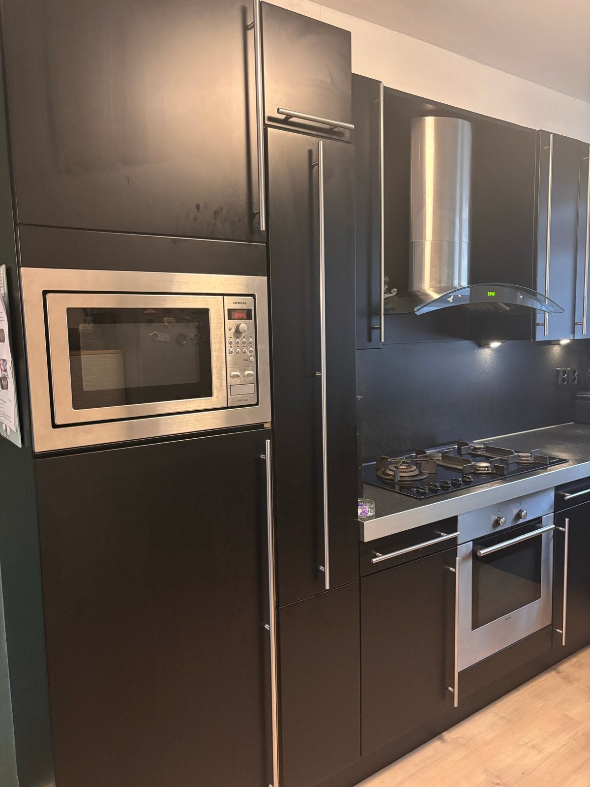 Complete hoekkeuken 300x330 cm met apparatuur, Huis en Inrichting, Ophalen, Gebruikt, Zwart, Hoekkeuken