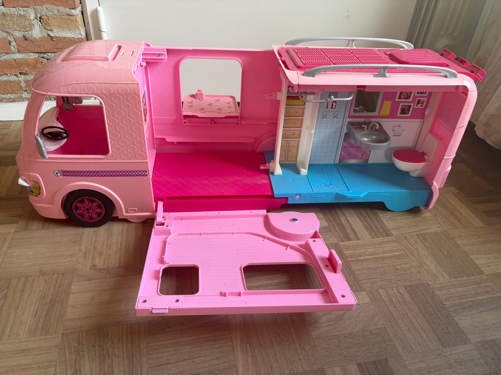 Barbiecamper met zwembad, Ophalen, Zo goed als nieuw