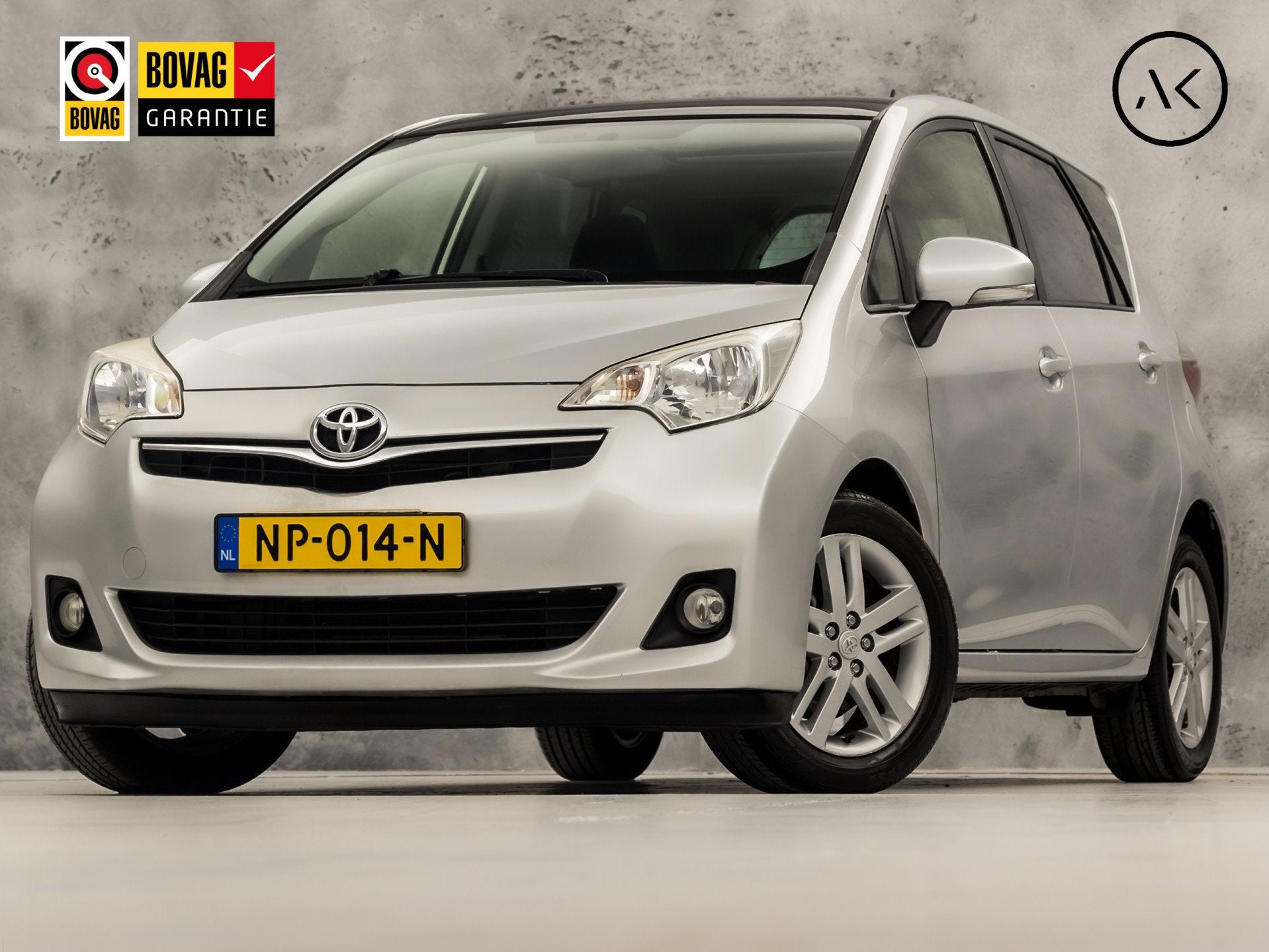 Toyota Verso-S 1.3 VVT-i Dynamic Automaat (PANORAMADAK, NAVI, Auto's, Toyota, Stof, Gebruikt, Zwart, 4 cilinders