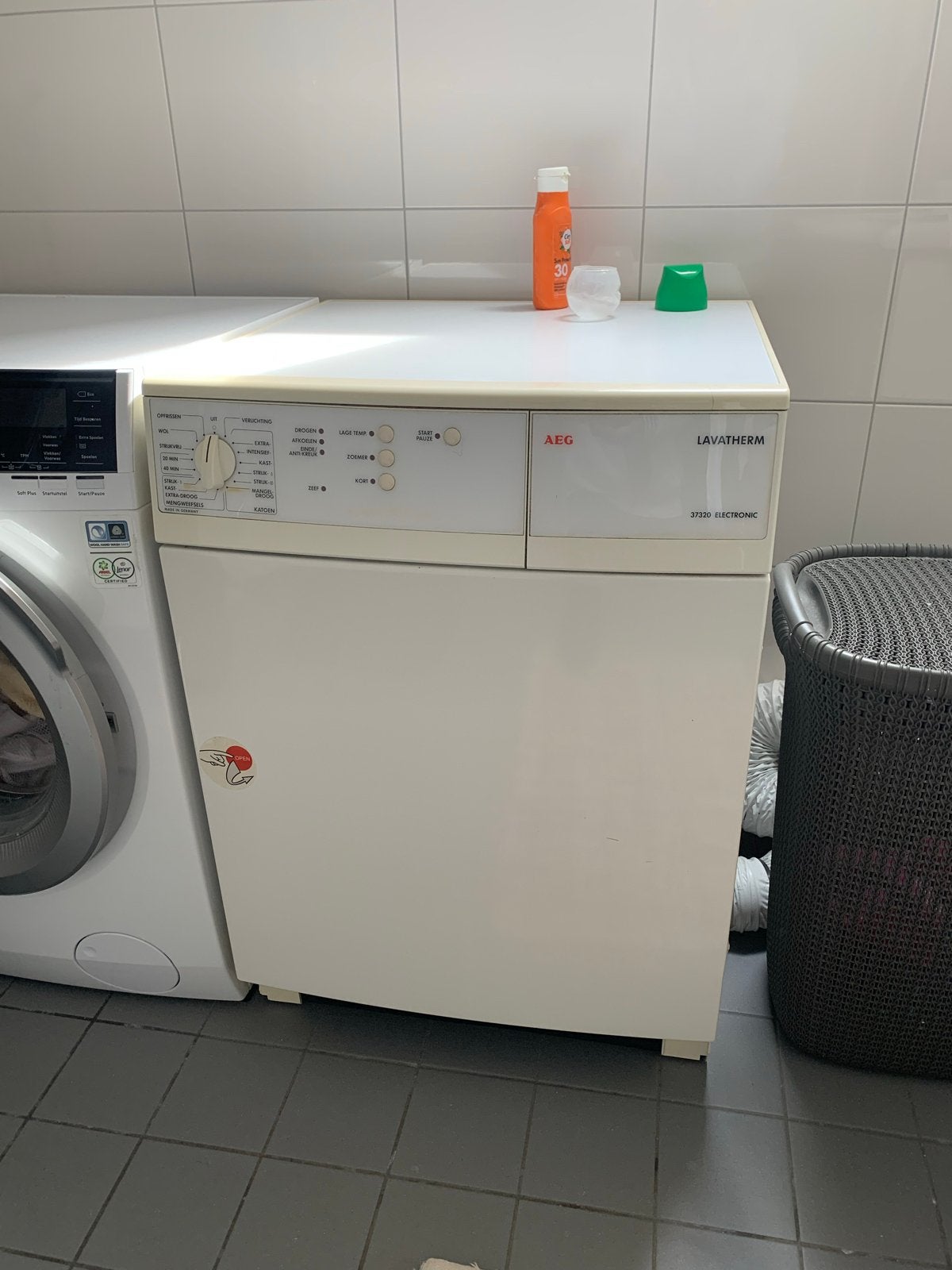 AEG Lavatherm 37320-W Luchtafvoer Wasdroger, Witgoed en Apparatuur, Wasdrogers, Ophalen, 6 tot 8 kg, Gebruikt, Luchtafvoer