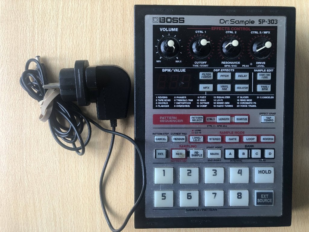 Boss SP-303 sampler (te repareren), Muziek en Instrumenten, Samplers, Ophalen, Gebruikt