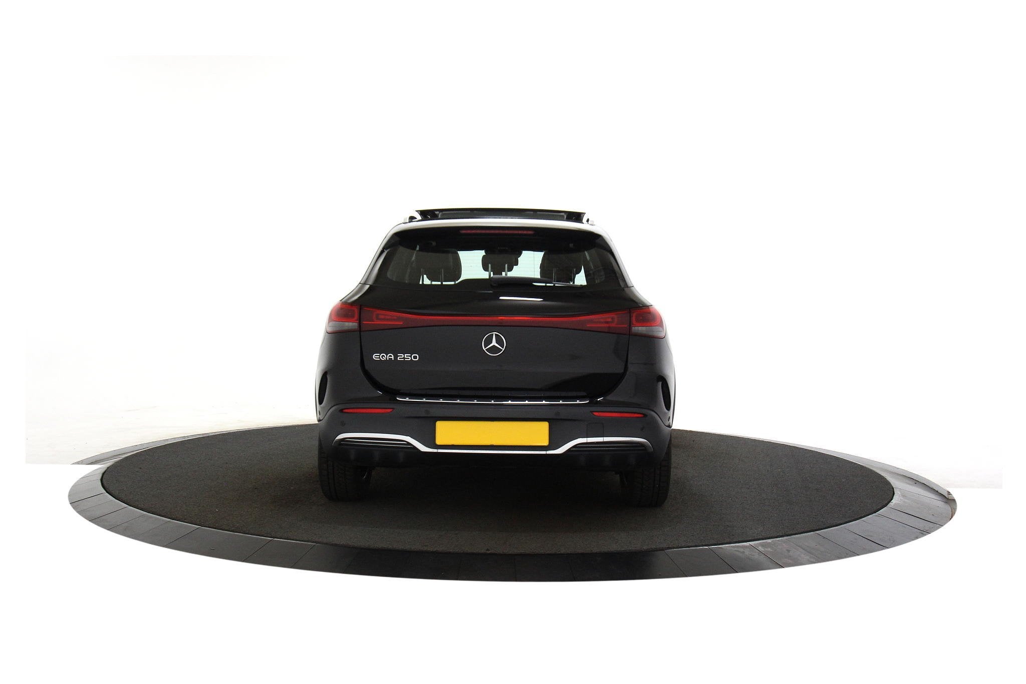 Mercedes-Benz EQA 250 EQA 250, AMG, pano, sfeerverlichting,, Automaat, 0 cilinders, Gebruikt, 0 kWh