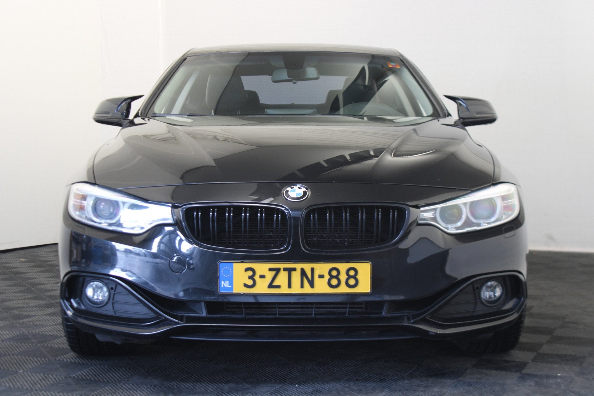 BMW 4 Serie Coupé 420i High Executive (bj 2015), Auto's, Achterwielaandrijving, Gebruikt, 4 stoelen, Zwart