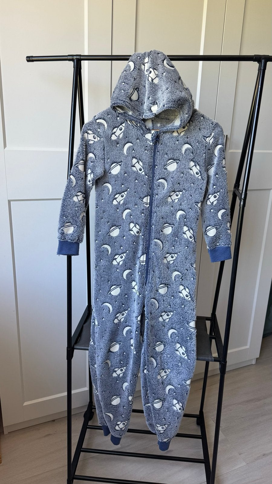 Zachte Ruimtevaart Onesie Maat 134/140, Ophalen of Verzenden, Zo goed als nieuw, Jongen of Meisje, Overige typen