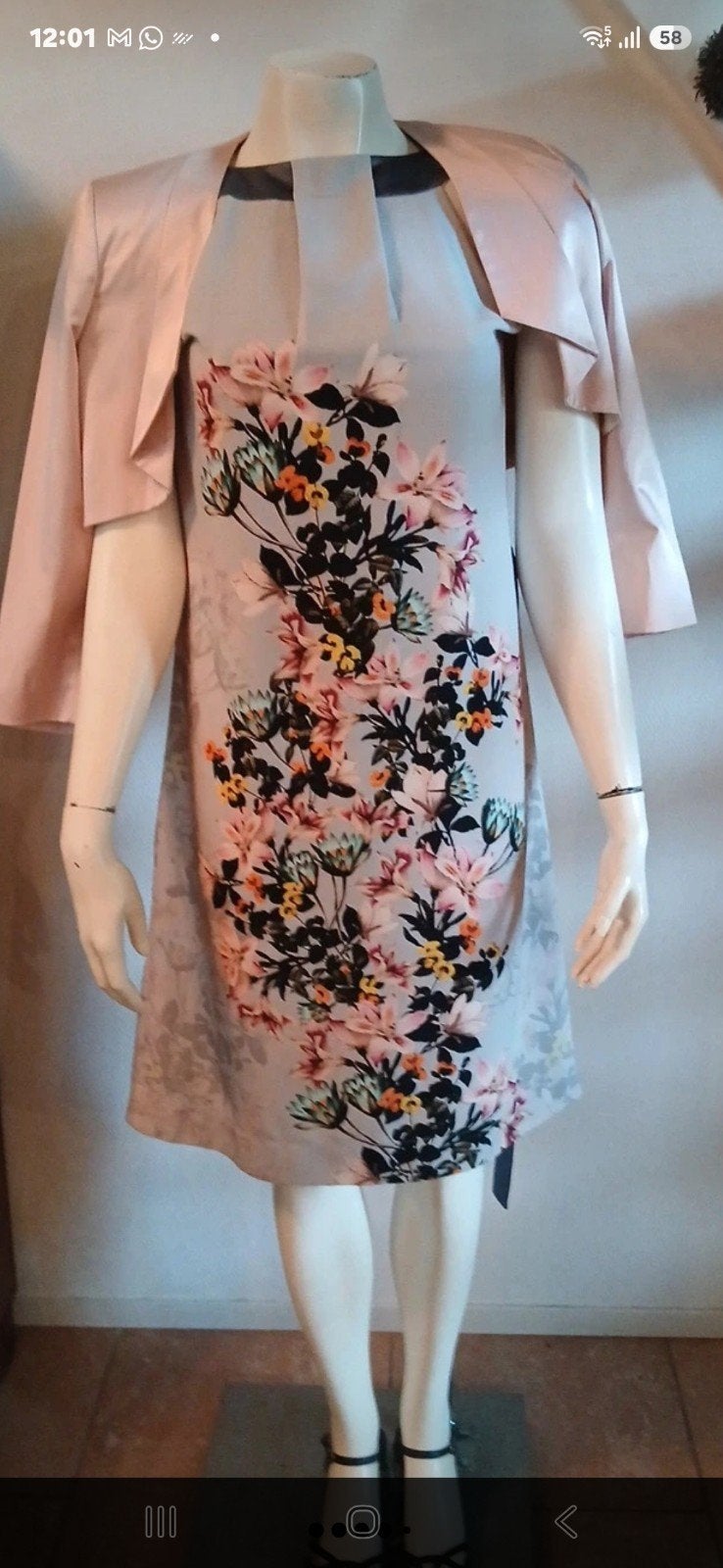 Elegante jurk met bloemenprint en bijpassend jasje, Meerkleurig, Ophalen of Verzenden, Zo goed als nieuw, Knielengte