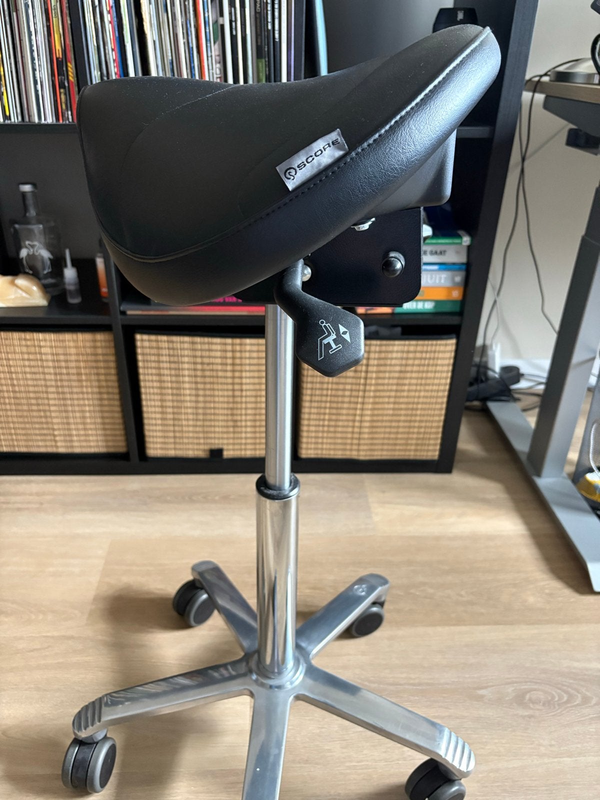 Score Zadelkruk - Ergonomisch en Comfortabel, Ophalen, Zwart, Zo goed als nieuw, Bureaukruk