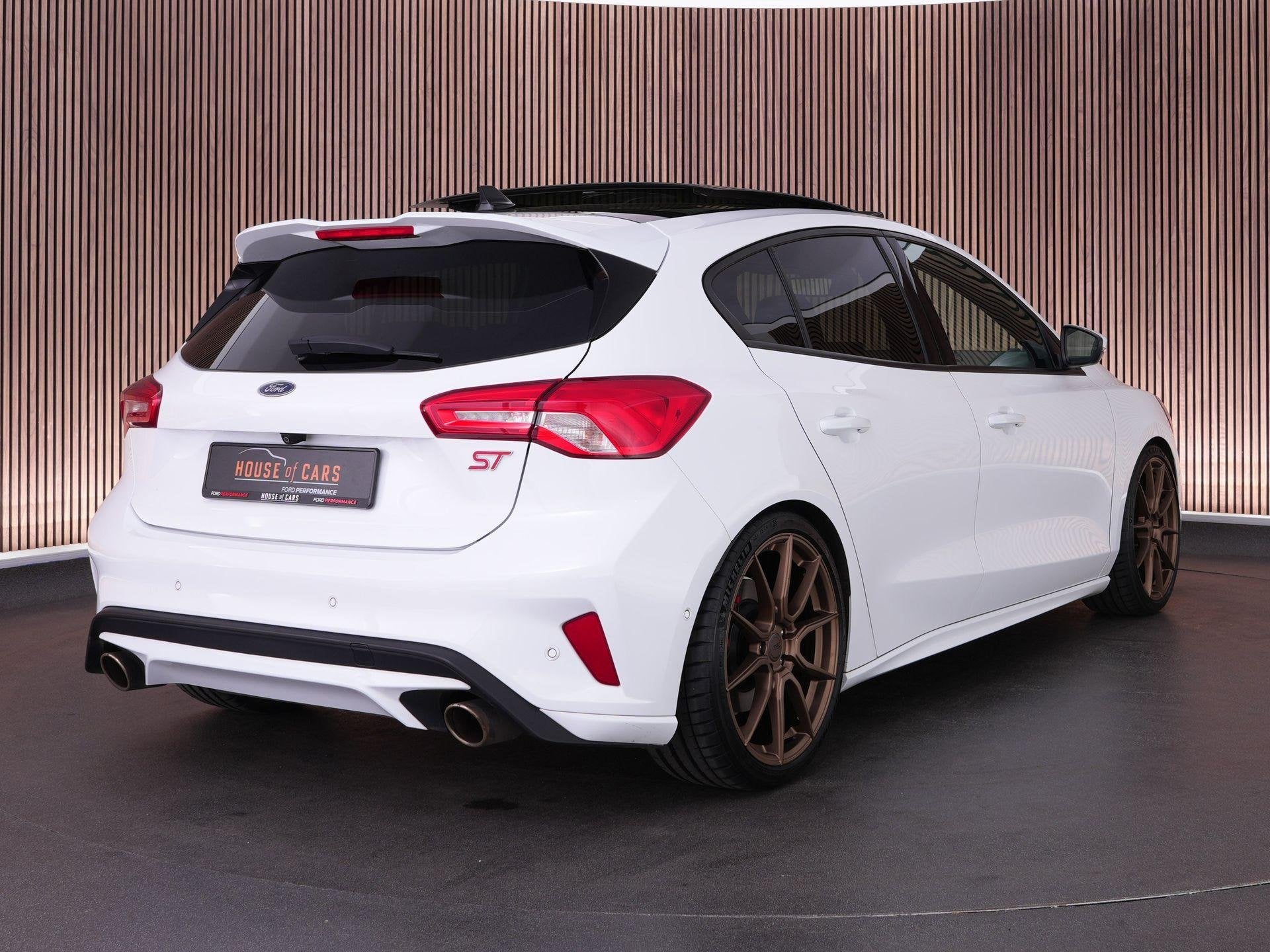 Ford Focus ST-3 2.3 280pk |19" TEC wielen|H&R verlagingsvere, 1408 kg, Gebruikt, 4 cilinders, Leder en Stof