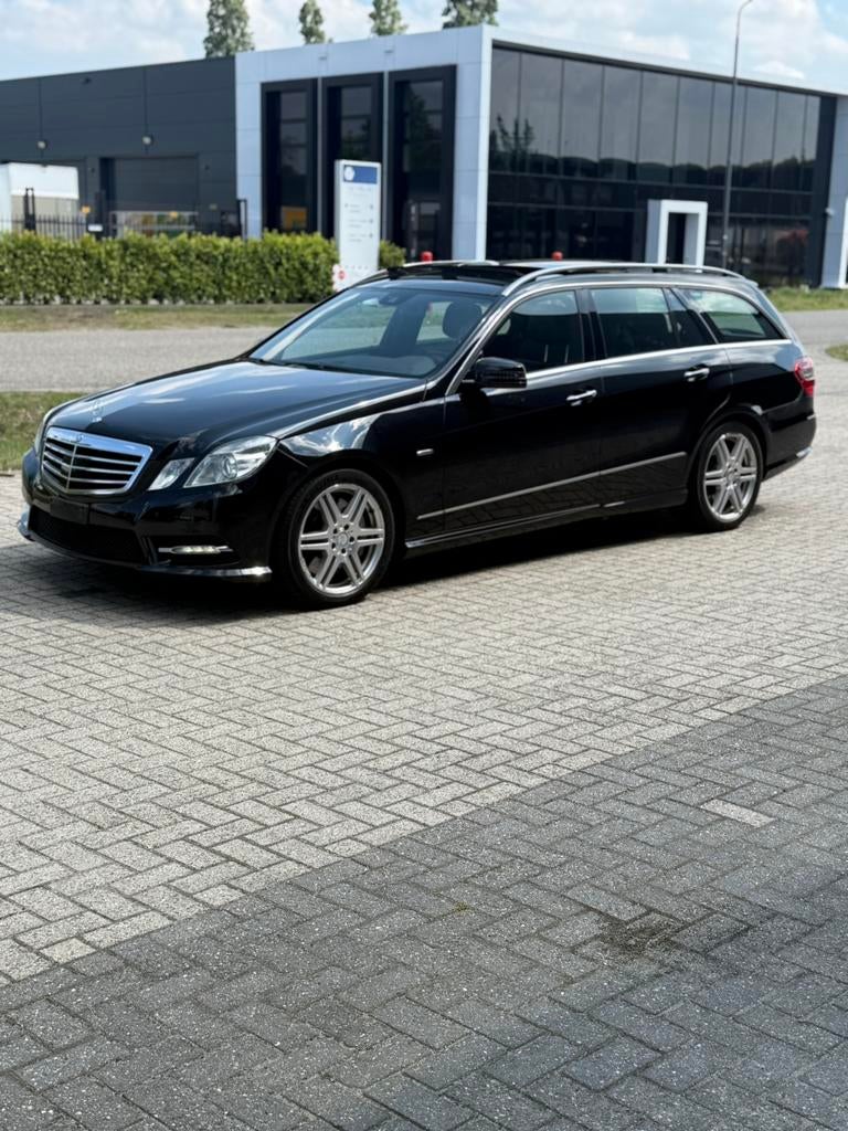 Mercedes-Benz E500 4MATIC | Vol opties, Auto's, Automaat, Euro 5, Zwart, Stationwagon