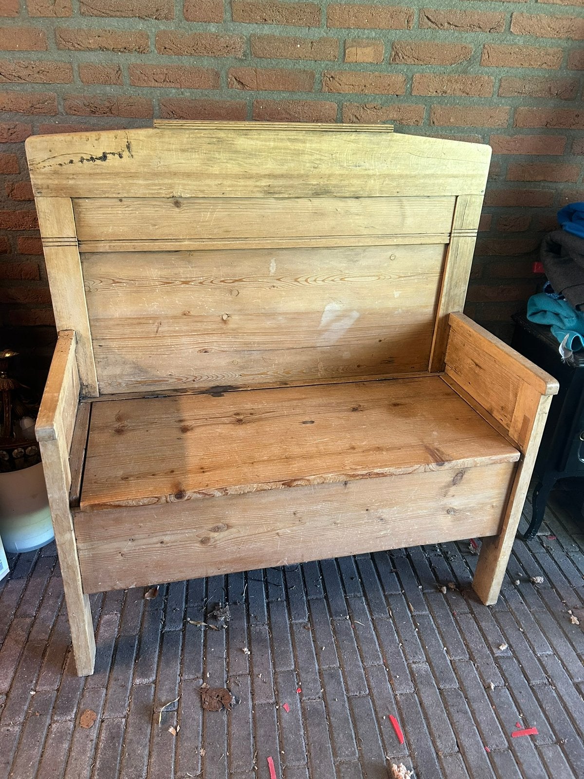 Houten bankje, Ophalen