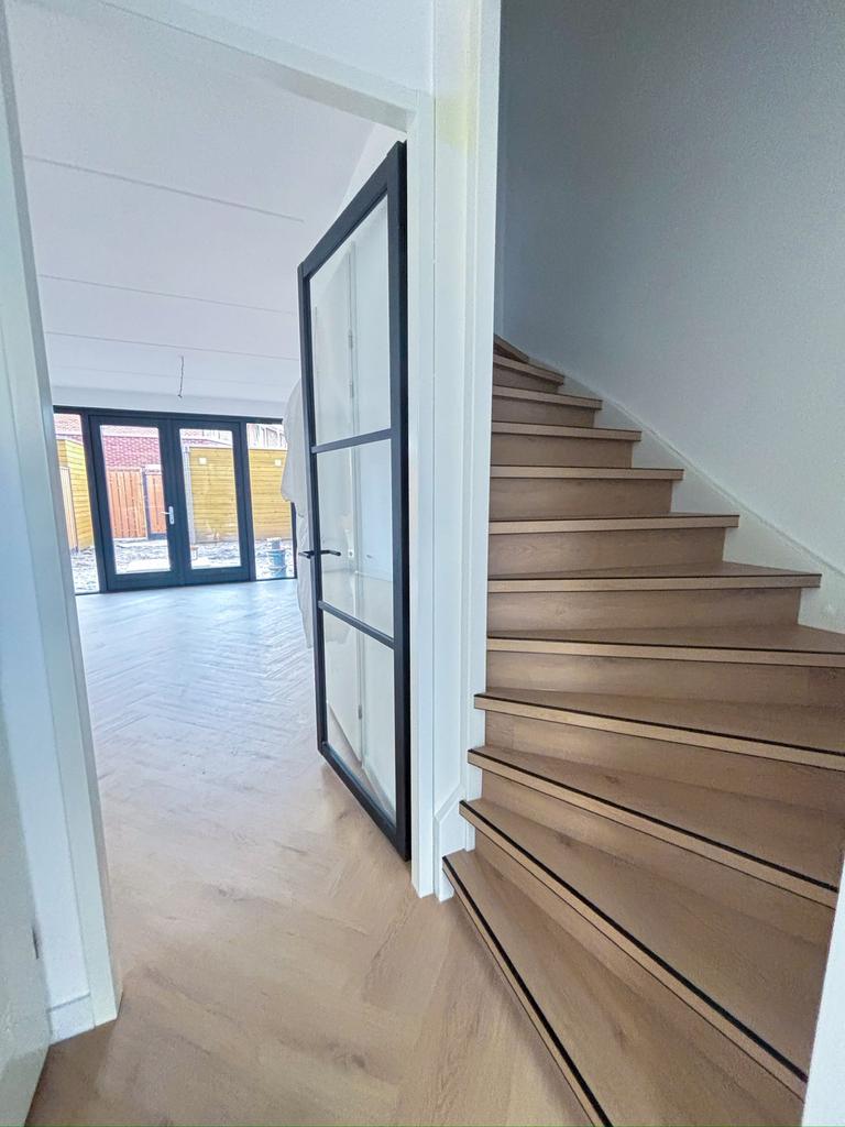 Professionele Vloerenlegger Ivan floors Nederland