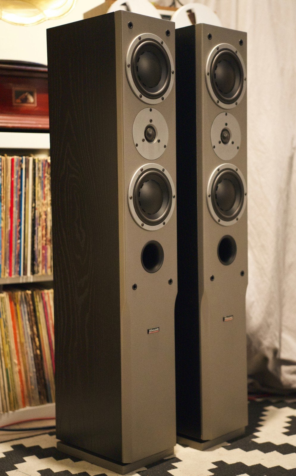 Dynaudio Audience 122 met boekjes,spikes,plugs,kabels