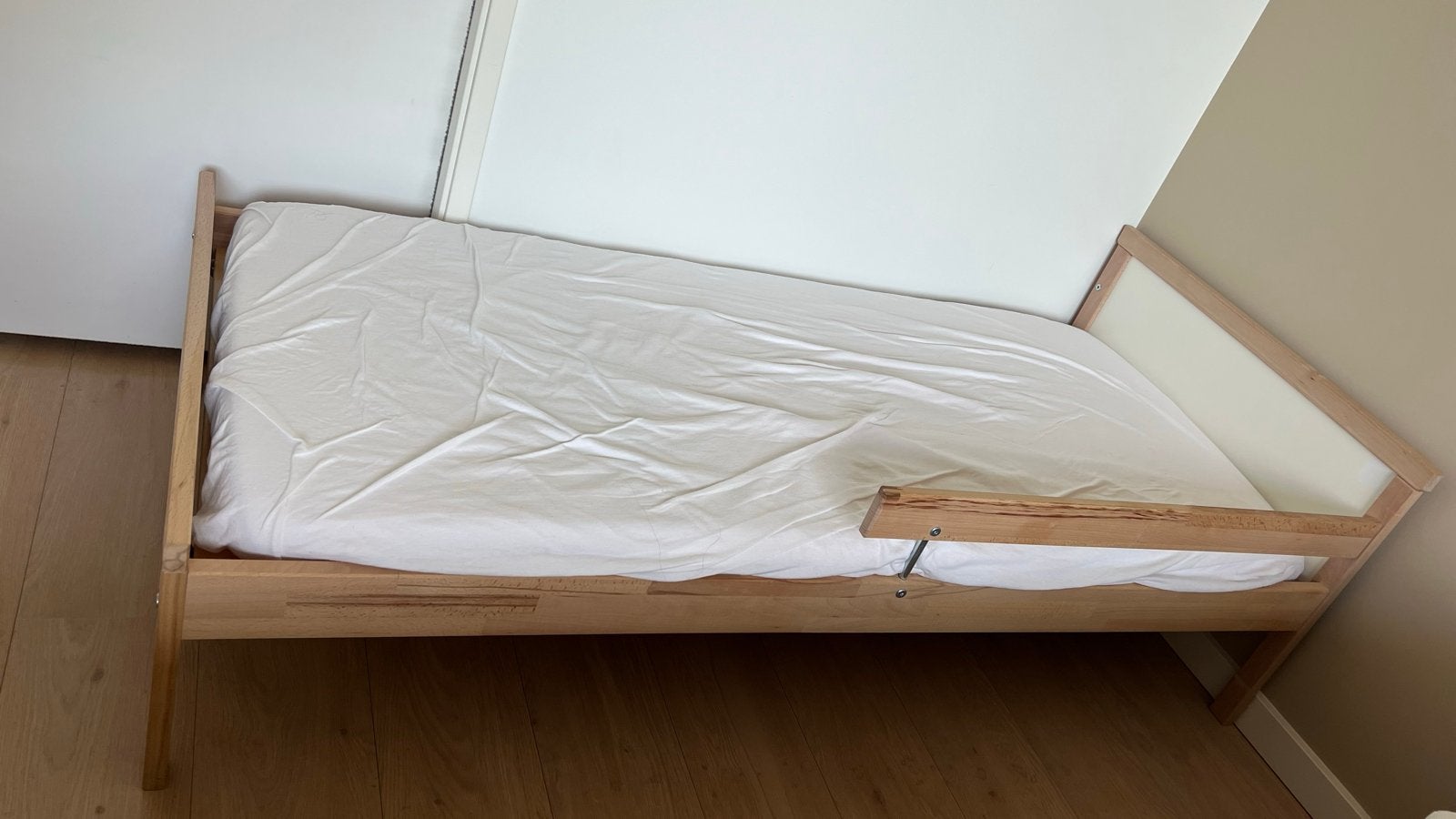 IKEA SNIGLAR Peuterbed met lattenbodem en matras, Ophalen, Gebruikt, 70 tot 85 cm, Lattenbodem