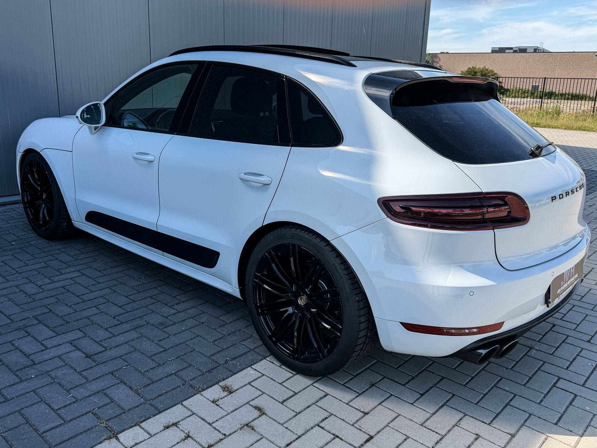 Foto 5 van Porsche Macan 3.0 GTS Pano Lucht Bose 21 inch