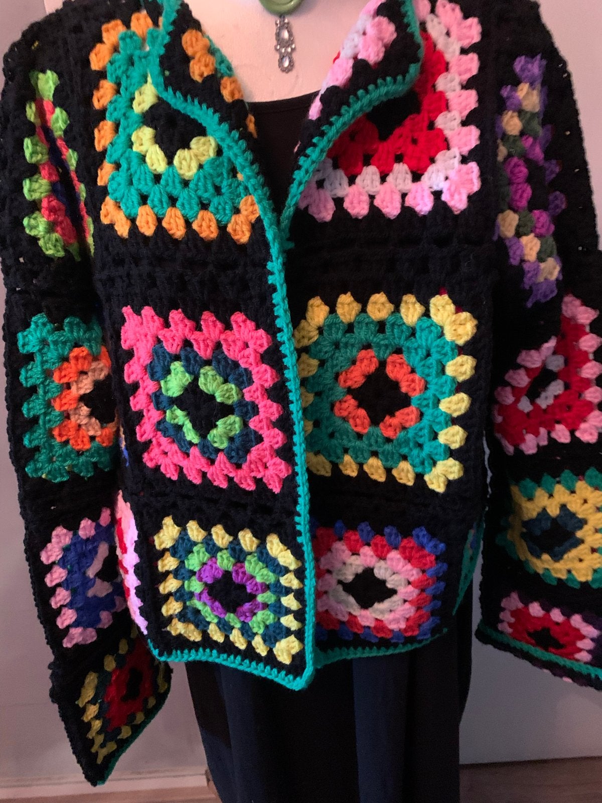 Handgemaakt gehaakt vest met granny squares, Ophalen of Verzenden, Nieuw, Maat 42/44 (L), Meerkleurig