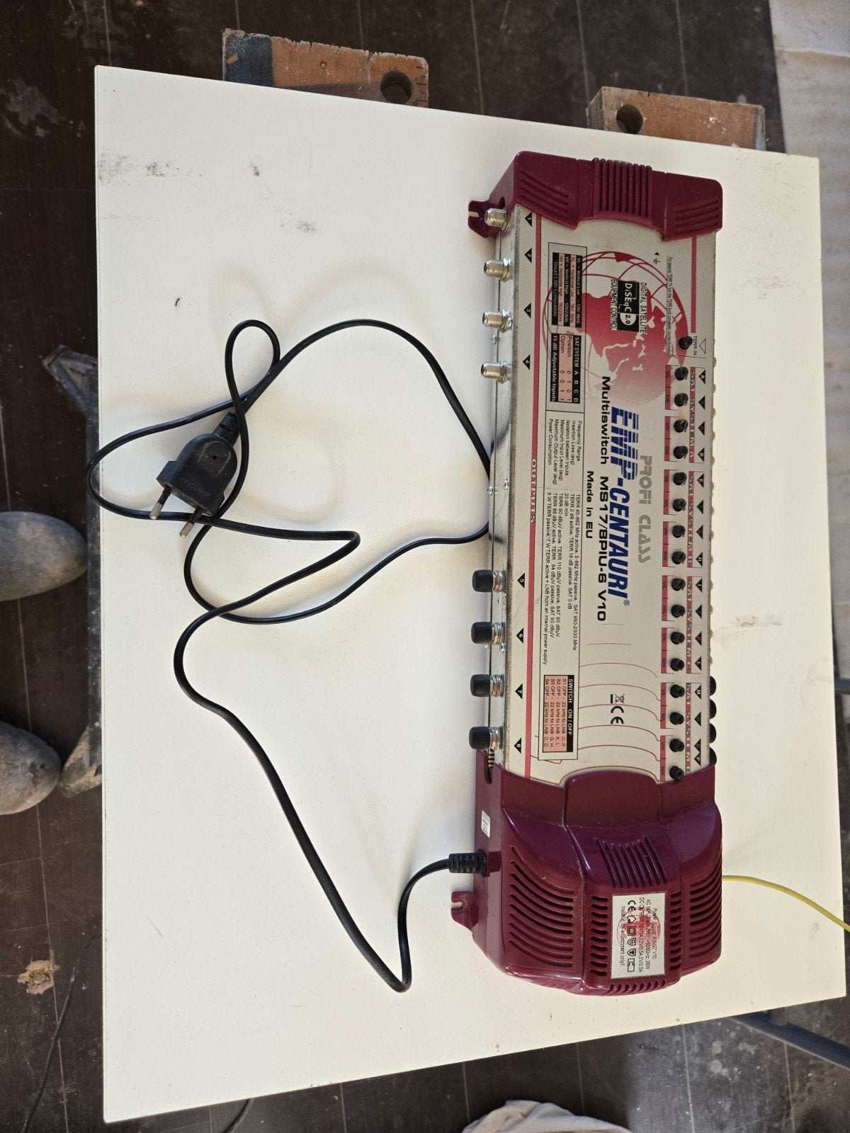 EMP-Centauri Multiswitch satalietverdeler, Ophalen of Verzenden, Zo goed als nieuw, (Schotel)antenne-accessoires, Overige merken