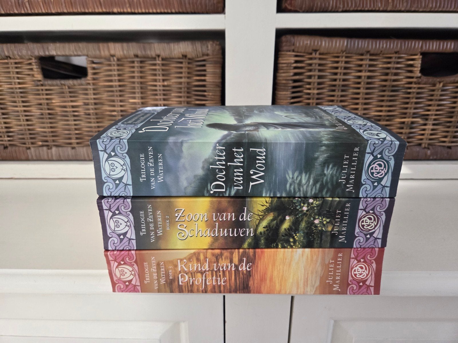 Juliet Marillier - De zeven wateren, Boeken, Ophalen of Verzenden, Gelezen