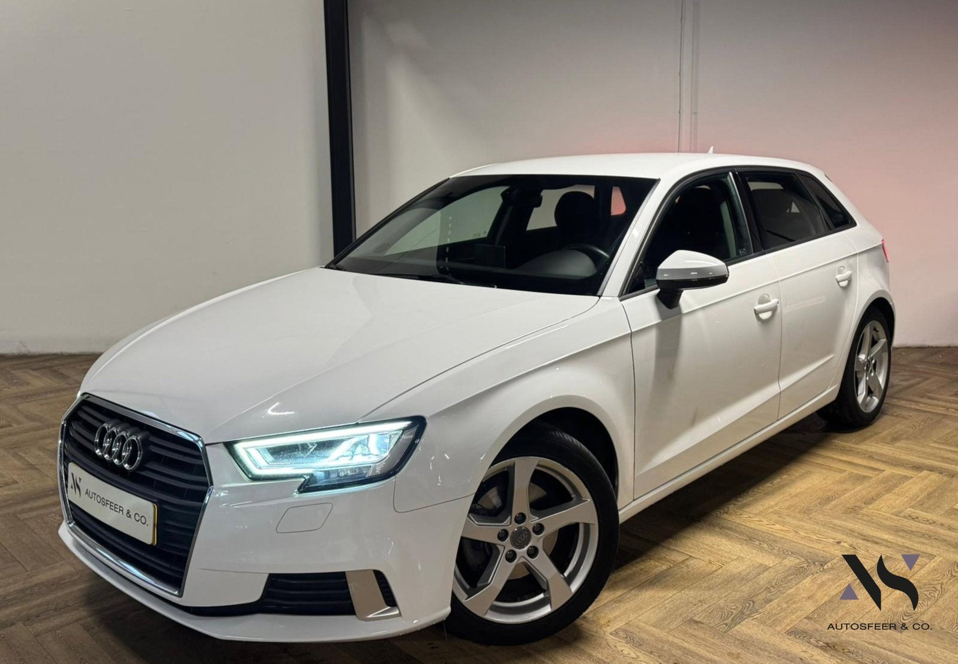 Audi A3 Sportback 1.0 TFSI Sport Lease Edition PDC NAVI, Auto's, Audi, Stof, Gebruikt, 116 pk, Wit