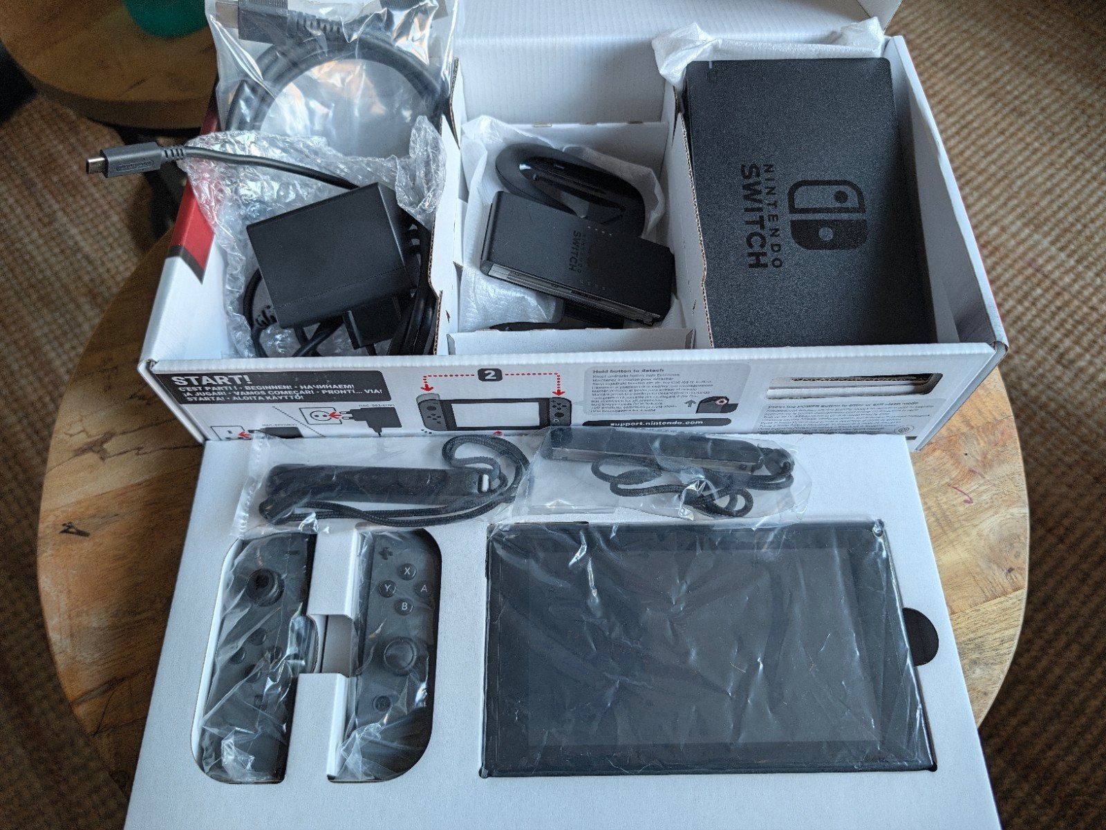 Nette Nintendo Switch met accessoires en 32GB SD kaart, Ophalen of Verzenden, Gebruikt, Met 2 controllers, Switch Original