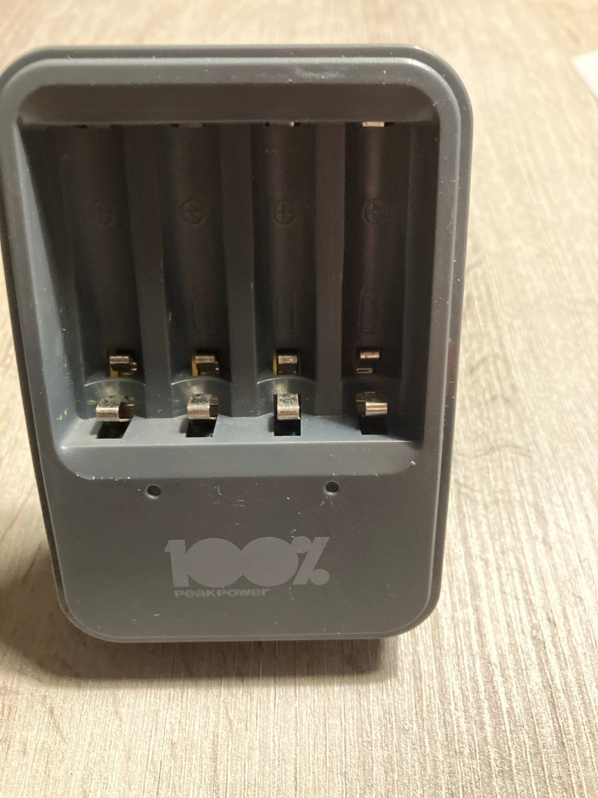 Peakpower 100% Batterijlader voor AA/AAA batterijen, Audio, Tv en Foto, Accu's en Batterijen, Ophalen of Verzenden, Gebruikt, Oplaadbaar