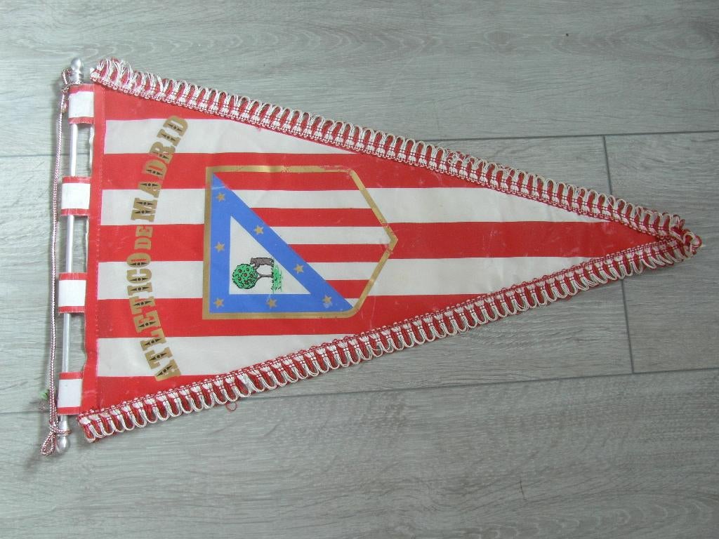 voetbalvaantjes vaantje 10 x atletico de madrid, Ophalen of Verzenden, Gebruikt, Buitenlandse clubs, Vaantje of Sjaal