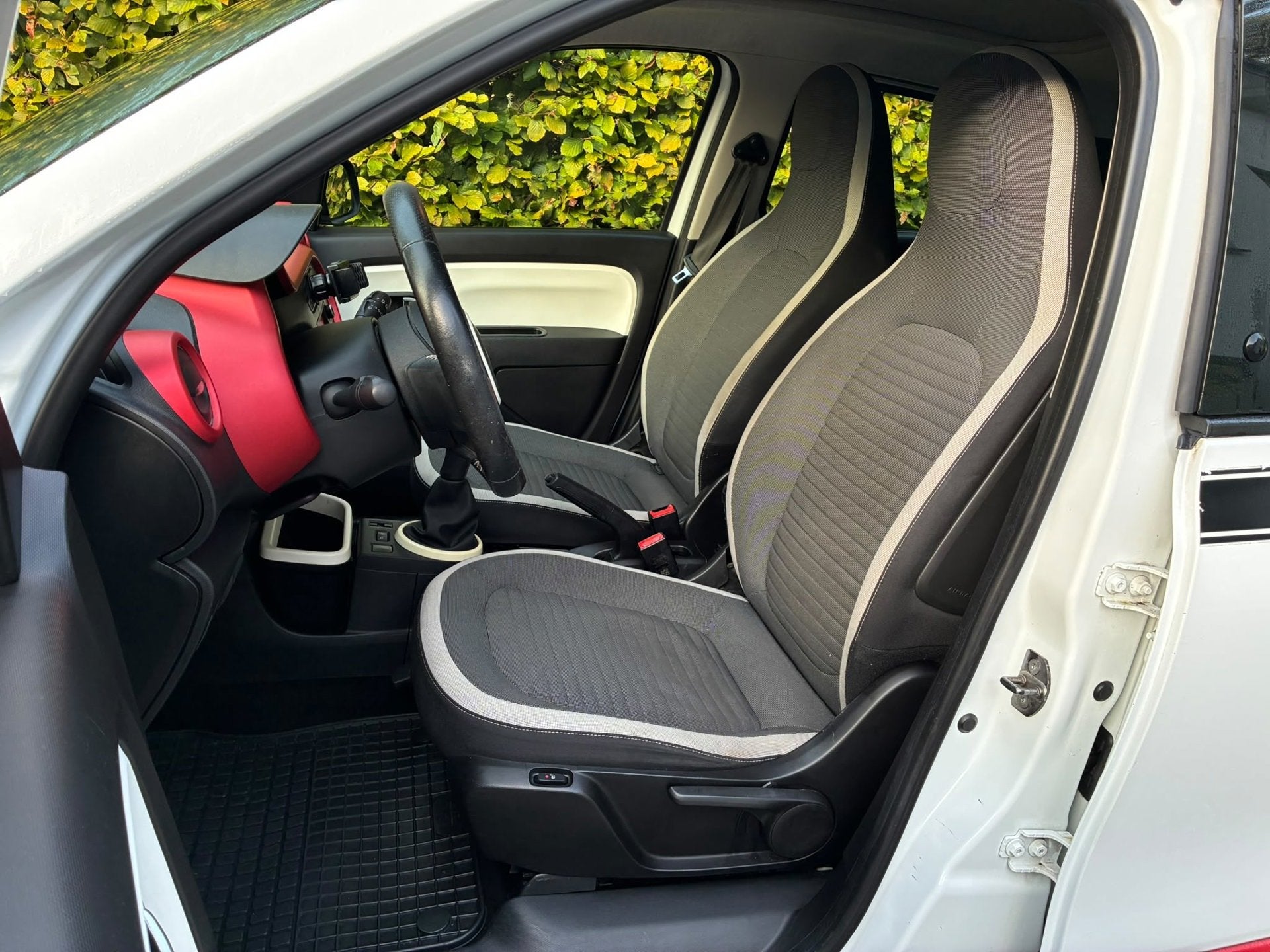 Renault Twingo 1.0i SCe Dynamique Schuifdak I Stoelverwarmin, Gebruikt, 840 kg, 4 stoelen, Wit